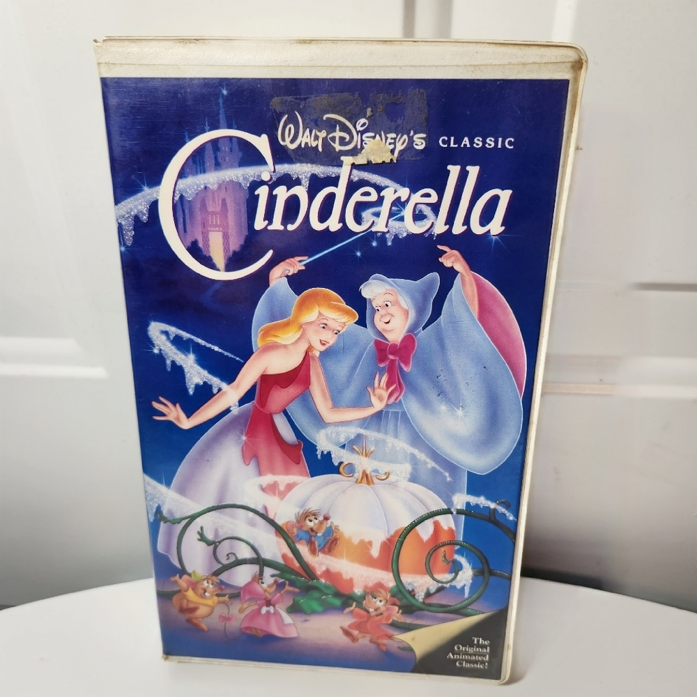 Disney Black Diamond Classics Cinderella VHS Tape